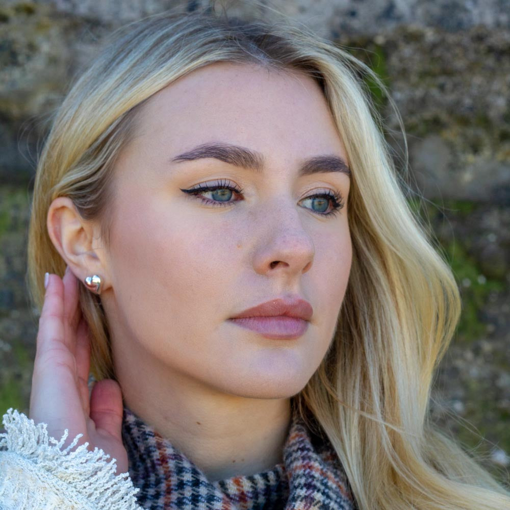 Aldreda Earrings Studs