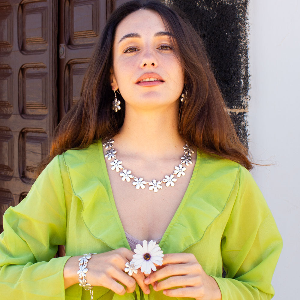 Daisy Necklace