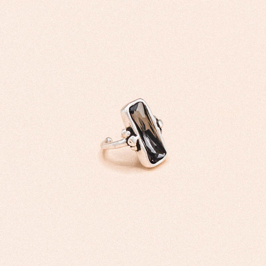 Gwynevere Ring Black