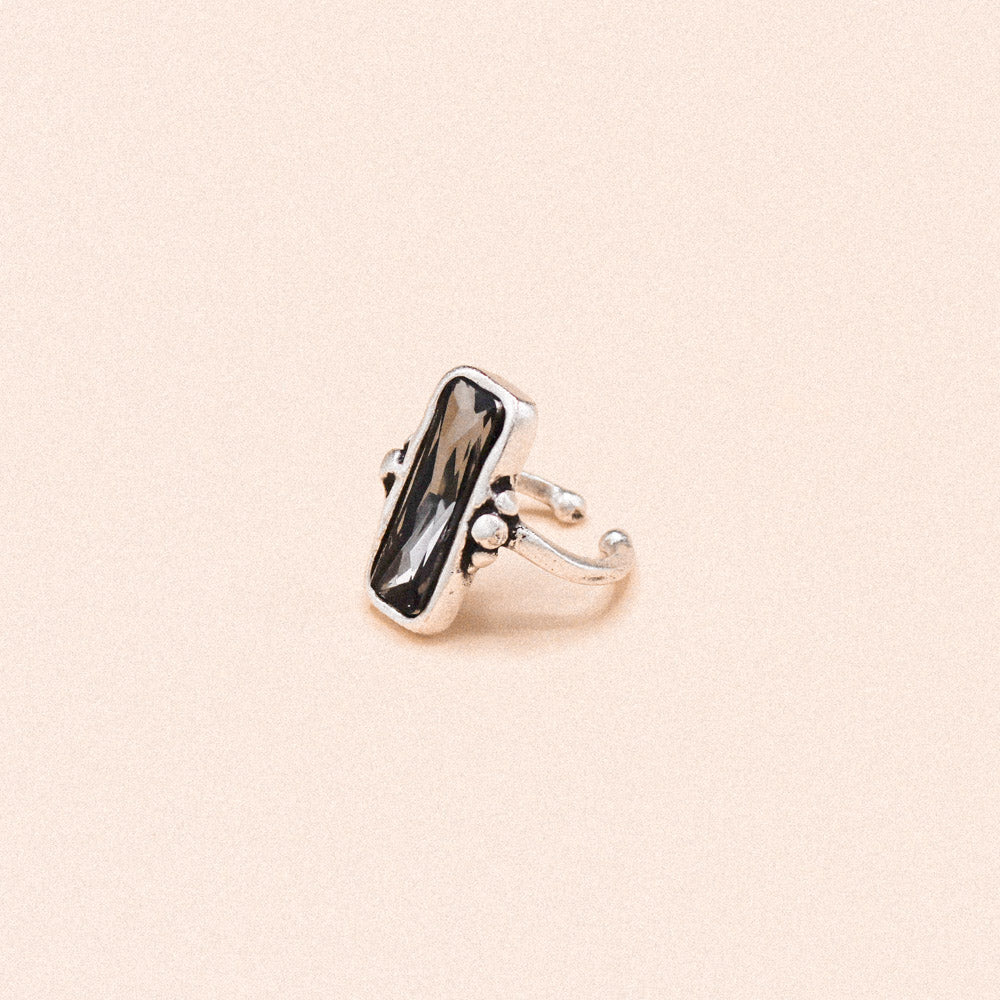 Gwynevere Ring Black