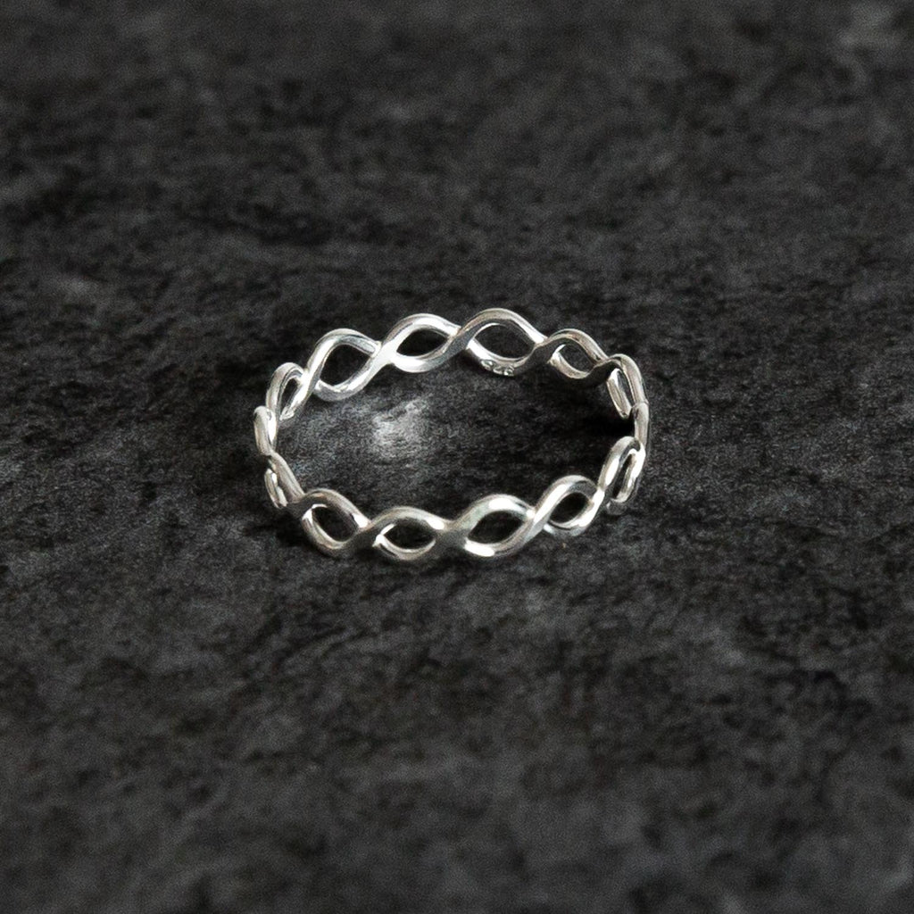 Holly Twist Ring